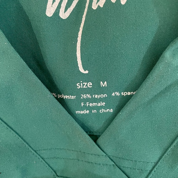 Mims scrubs Hunter green set - Picture 3 of 5